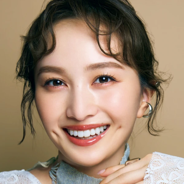 モデル : 百田夏菜子
