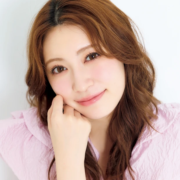 モデル : 吉田朱里