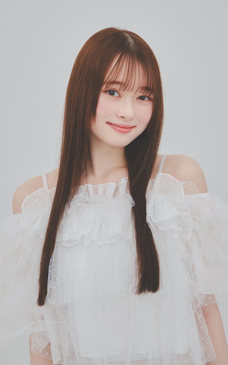 モデル：高比良由菜